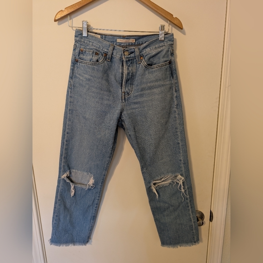Levis
